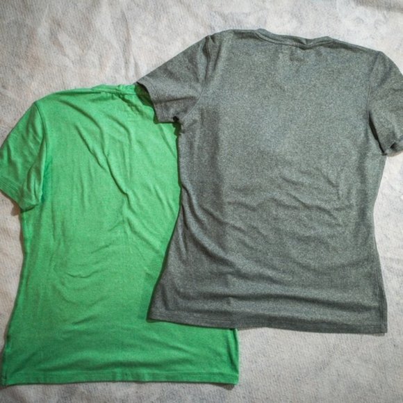 Lot of 2 Champion Soft V-Neck Shirts, Gray & Green - Picture 6 of 8